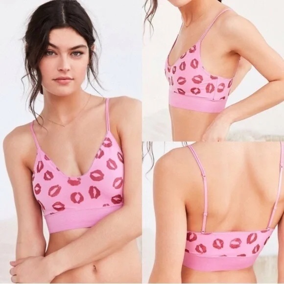 ❄️ UO | Out From Under Bralette Pink Lips Boho Beach Barbiecore - Picture 12 of 12